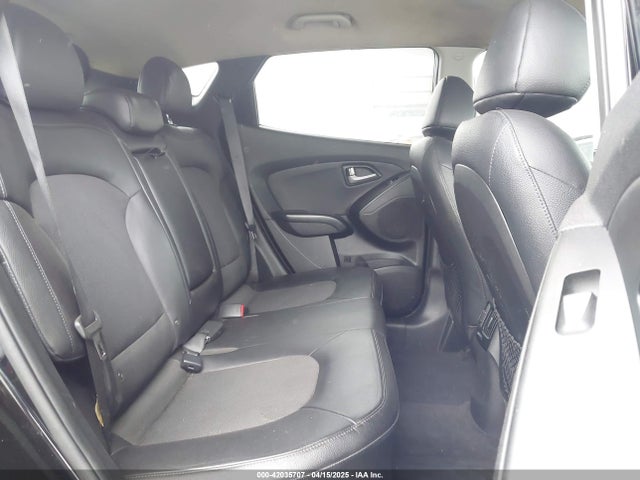 KM8JU3AG1FU109439 Hyundai TUCSON SE