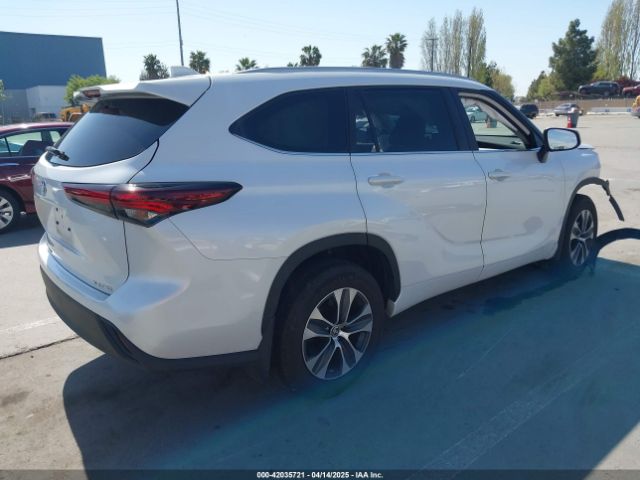 5TDKDRBH7RS547443 Toyota Highlander Xle