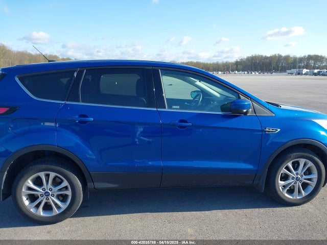 1FMCU0GD2HUD75382 Ford ESCAPE SE