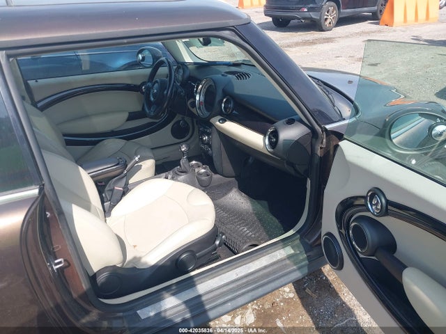 2011 MINI COOPER S WMWSV3C5XBTY14285 Photo 4