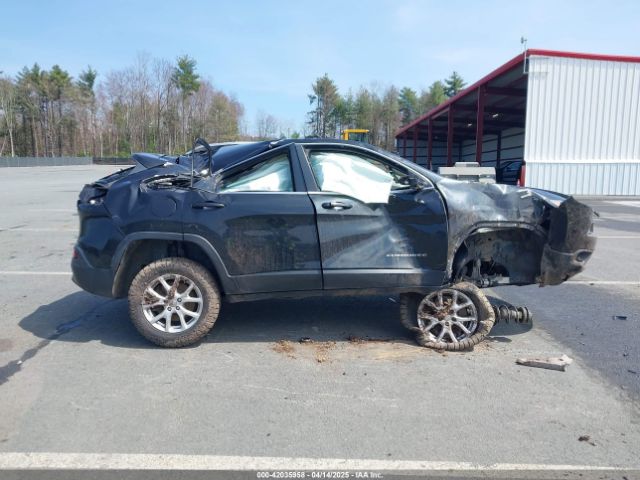 1C4PJMCB0FW650405 Jeep Cherokee Latitude