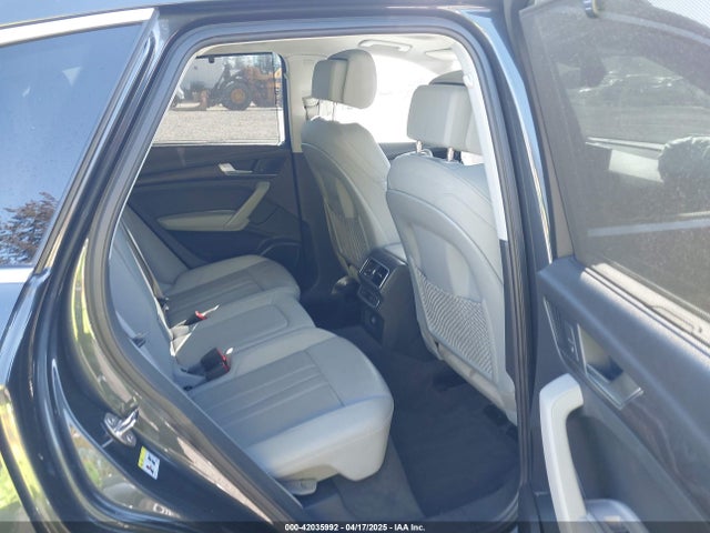 WA1BNAFY9J2125799 Audi Q5 2.0t Premium/2.0t Tech Premium