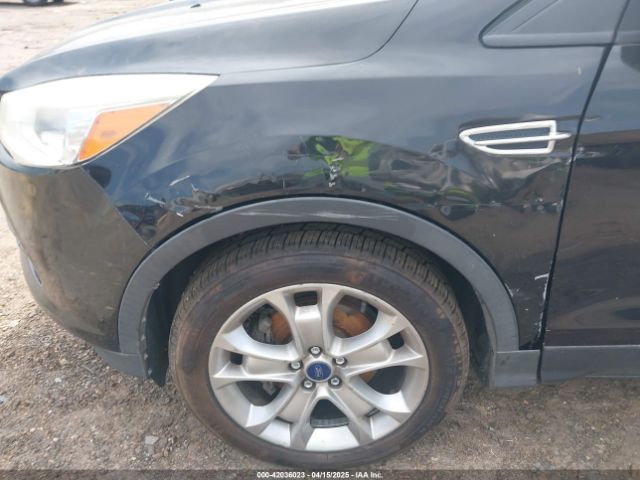 1FMCU0JX1EUD71953 Ford Escape Titanium