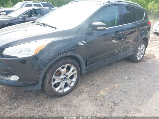 1FMCU0JX1EUD71953 Ford Escape Titanium