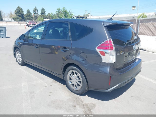 JTDZN3EUXFJ027926 Toyota Prius V Four