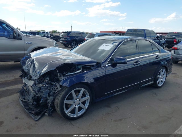 Mercedes-Benz 2014 2014 WDDGF4HB4EG239162 Image 2