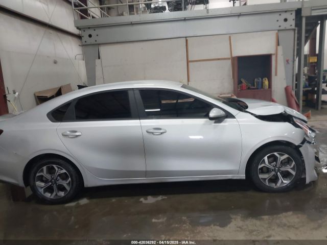 3KPF24ADXME363335 KIA Forte Lxs