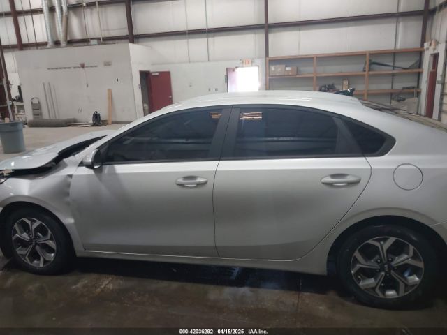 3KPF24ADXME363335 KIA Forte Lxs