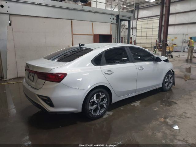 3KPF24ADXME363335 KIA Forte Lxs