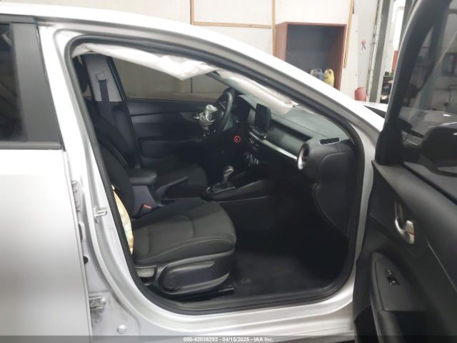 3KPF24ADXME363335 KIA Forte Lxs