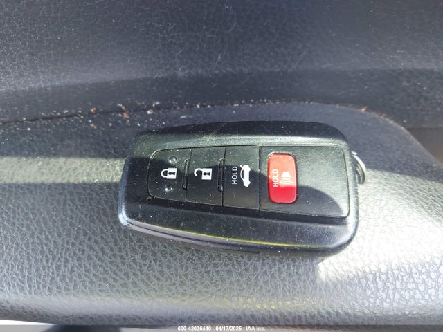 4T1B11HK0KU790070 Toyota CAMRY SE