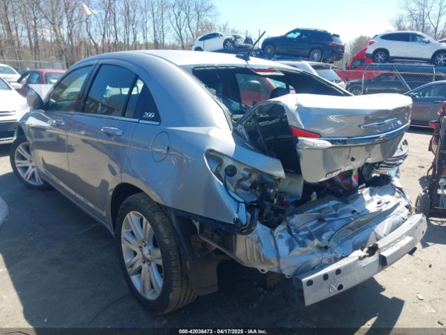 2013 CHRYSLER 200 1C3CCBBB2DN575535 Photo 2