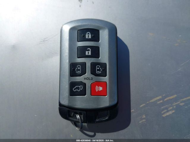 5TDXK3DC6FS528503 Toyota Sienna Se Premium 8 Passenger