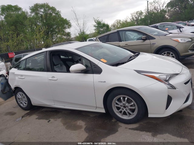 JTDKBRFUXH3036063 Toyota Prius Two