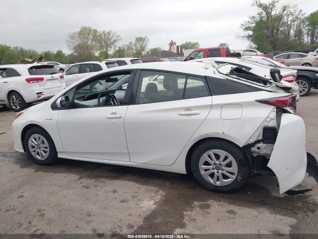 JTDKBRFUXH3036063 Toyota Prius Two