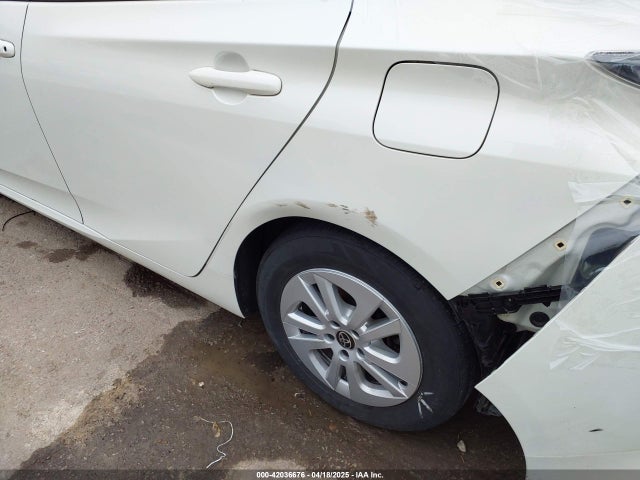 JTDKBRFUXH3036063 Toyota Prius Two