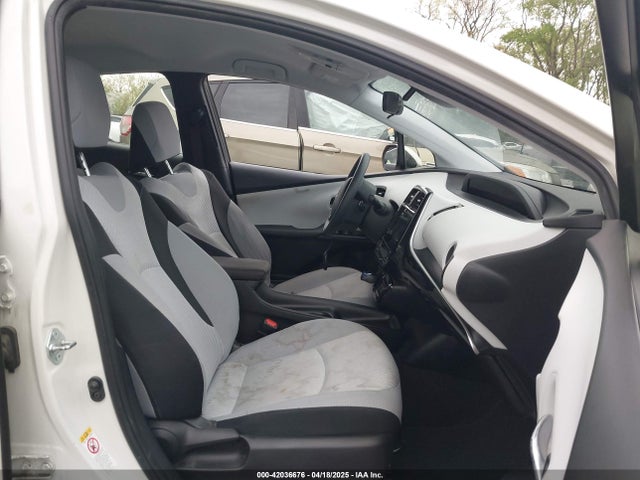 JTDKBRFUXH3036063 Toyota Prius Two