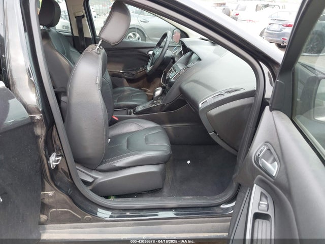 1FADP3N25FL374402 Ford Focus Titanium