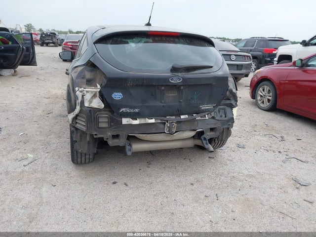 1FADP3N25FL374402 Ford Focus Titanium