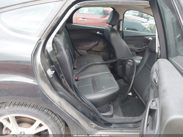 1FADP3N25FL374402 Ford Focus Titanium