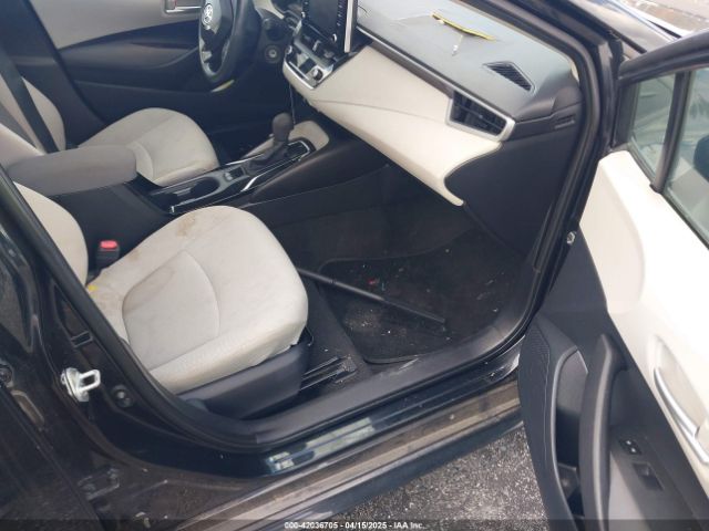 5YFEPMAE6MP214490 Toyota COROLLA LE