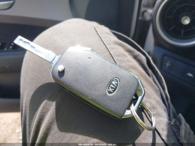 3KPF24AD9LE191880 KIA Forte Lxs