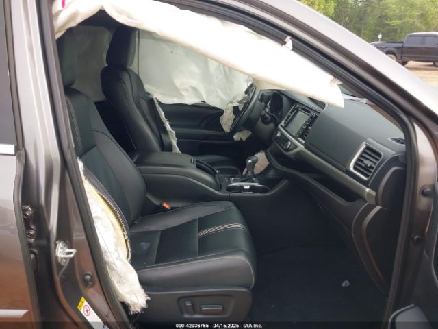 5TDJZRFH6JS539958 Toyota Highlander Se