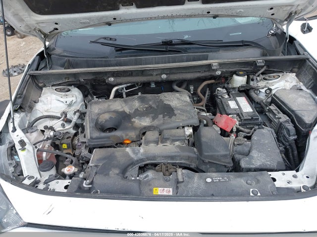 2T3G1RFV4NW289230 Toyota RAV4 LE