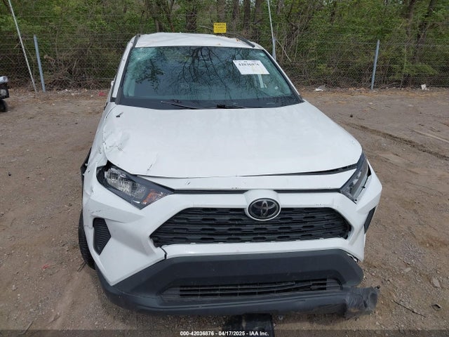 2T3G1RFV4NW289230 Toyota RAV4 LE