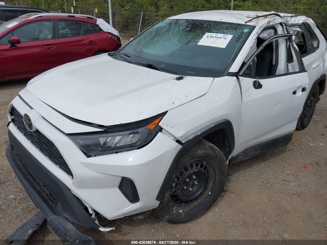 2T3G1RFV4NW289230 Toyota RAV4 LE