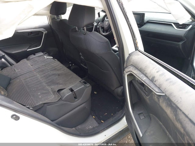 2T3G1RFV4NW289230 Toyota RAV4 LE