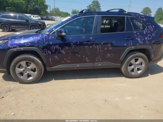 2T3W1RFV5NW218663 Toyota Rav4 Xle