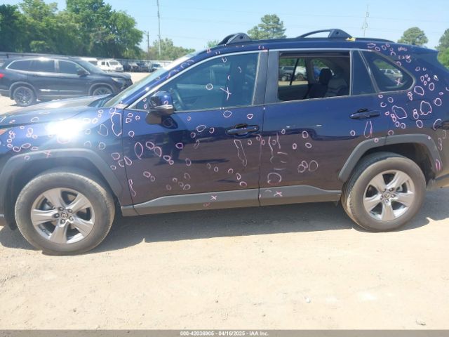 2T3W1RFV5NW218663 Toyota Rav4 Xle