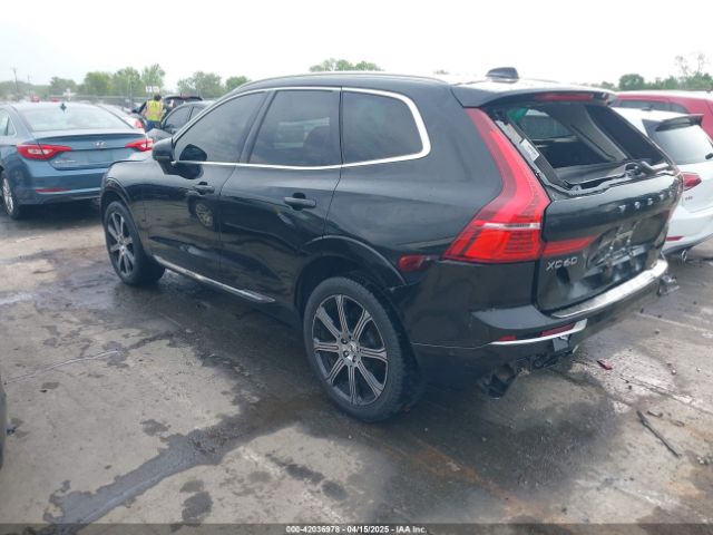 2018 VOLVO XC60 YV4102RL2J1040828 Photo 2