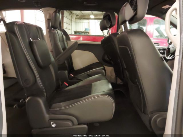 2C4RDGCG4FR686989 Dodge Grand Caravan Sxt Plus