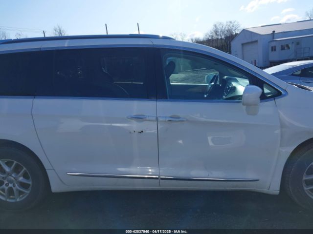 2C4RC1BG7LR139258 Chrysler Pacifica Touring L