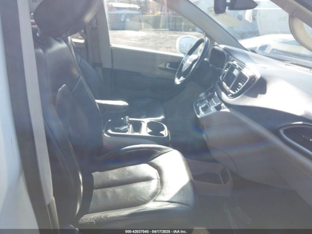 2C4RC1BG7LR139258 Chrysler Pacifica Touring L