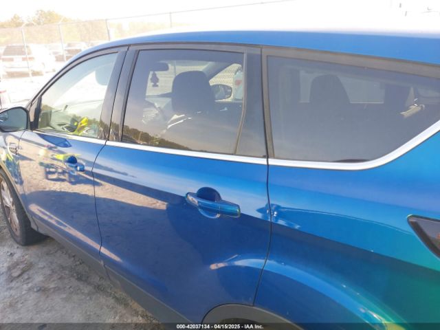 1FMCU0GD7HUE70939 Ford ESCAPE SE