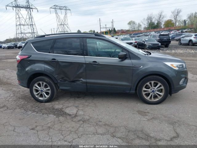 1FMCU9GD0HUE82970 Ford ESCAPE SE
