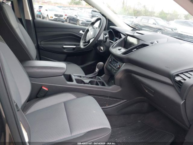 1FMCU9GD0HUE82970 Ford ESCAPE SE