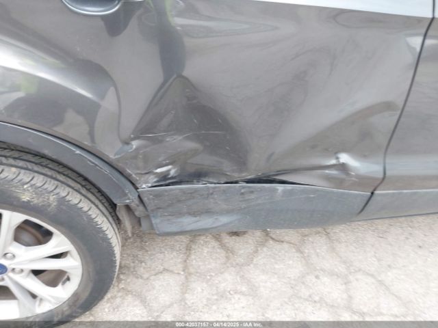 1FMCU9GD0HUE82970 Ford ESCAPE SE