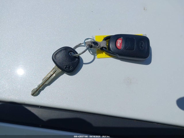 5NPD84LF8HH116465 Hyundai ELANTRA SE