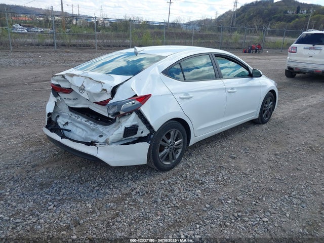 5NPD84LF8HH116465 Hyundai ELANTRA SE