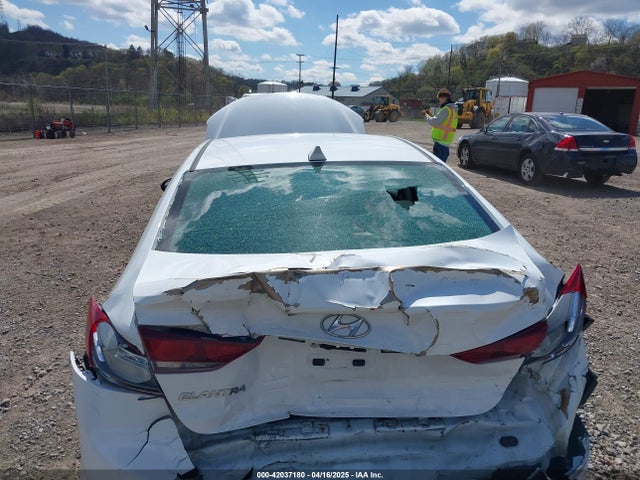 5NPD84LF8HH116465 Hyundai ELANTRA SE