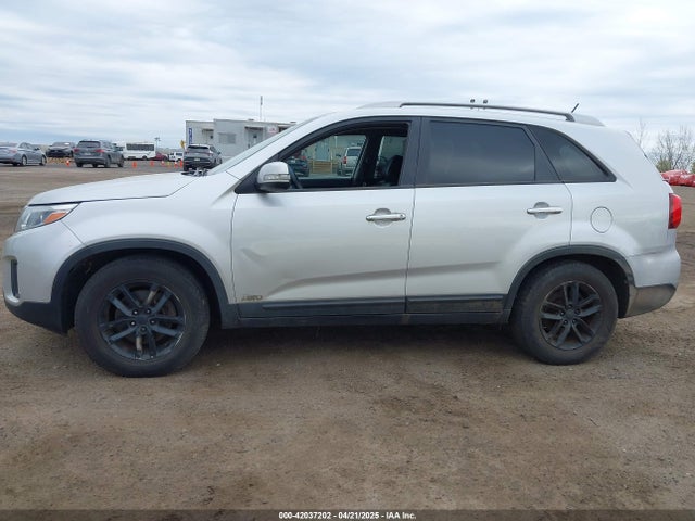 5XYKTCA60FG639308 KIA SORENTO LX