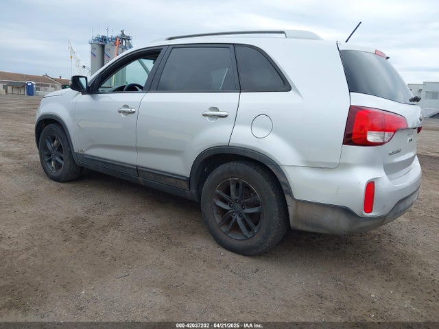 5XYKTCA60FG639308 KIA SORENTO LX