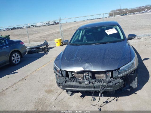 1VWBA7A35JC019034 Volkswagen Passat 2.0t Se