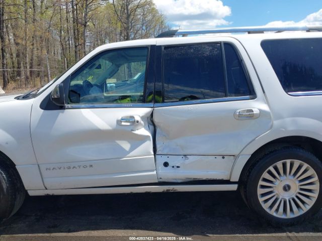 5LMJJ2JT3GEL03284 Lincoln Navigator Select