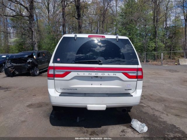 5LMJJ2JT3GEL03284 Lincoln Navigator Select