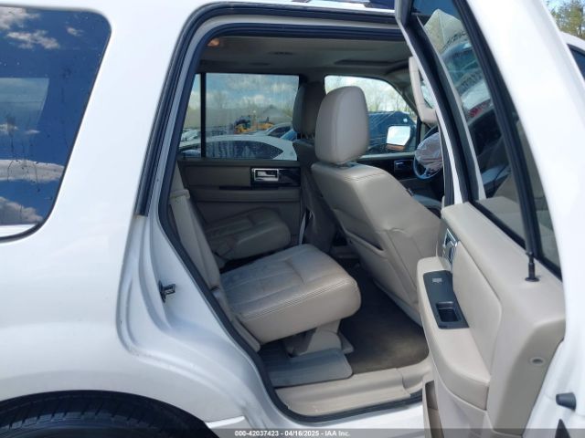 5LMJJ2JT3GEL03284 Lincoln Navigator Select